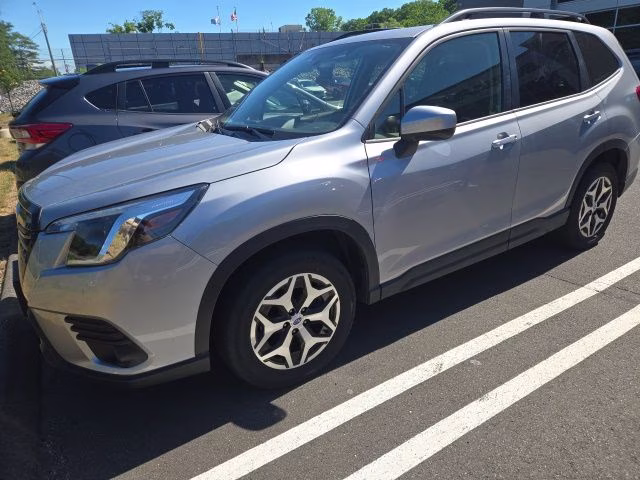 2023 Ice Silver Metallic Subaru Forester Premium AWD SUV