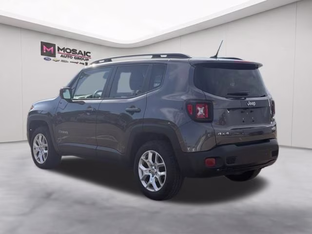 2017 Granite Crystal Metallic Clearcoat Jeep Renegade Latitude 4X4 SUV