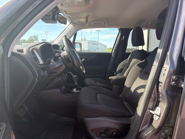 2017 Granite Crystal Metallic Clearcoat Jeep Renegade Latitude 4X4 SUV