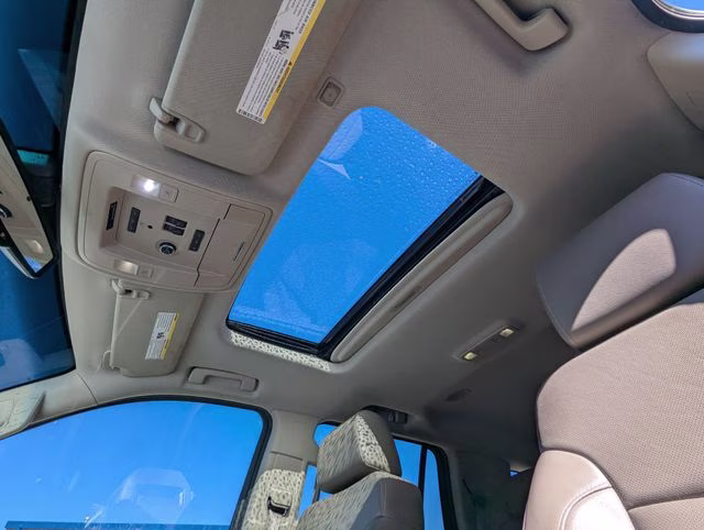 2016 Summit White GMC Yukon SLT 4X4 SUV