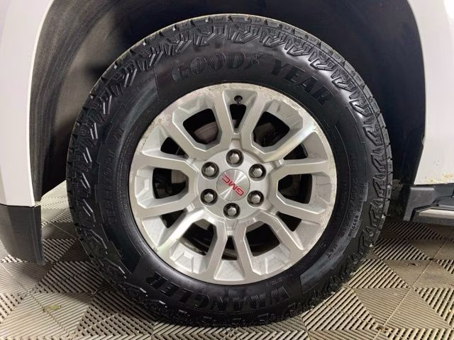 2016 Summit White GMC Yukon SLT 4X4 SUV