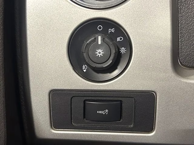 2013 Oxford White Ford F-150 FX4 4X4 Truck