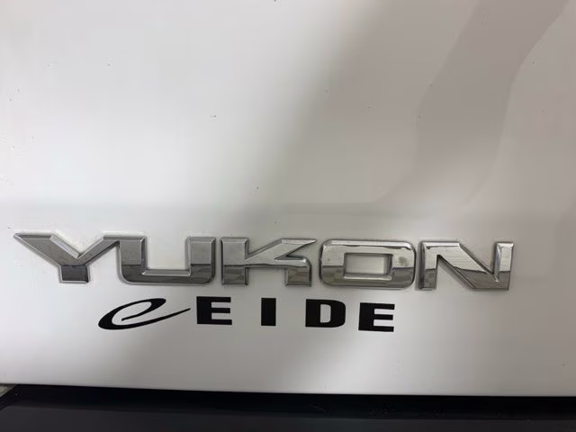 2016 Summit White GMC Yukon SLT 4X4 SUV