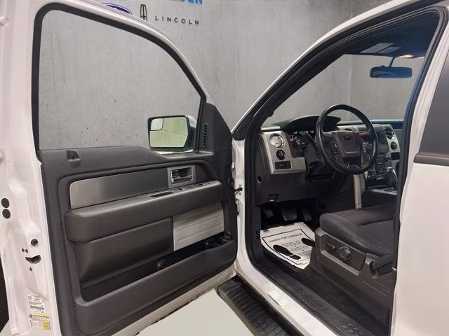 2013 Oxford White Ford F-150 FX4 4X4 Truck