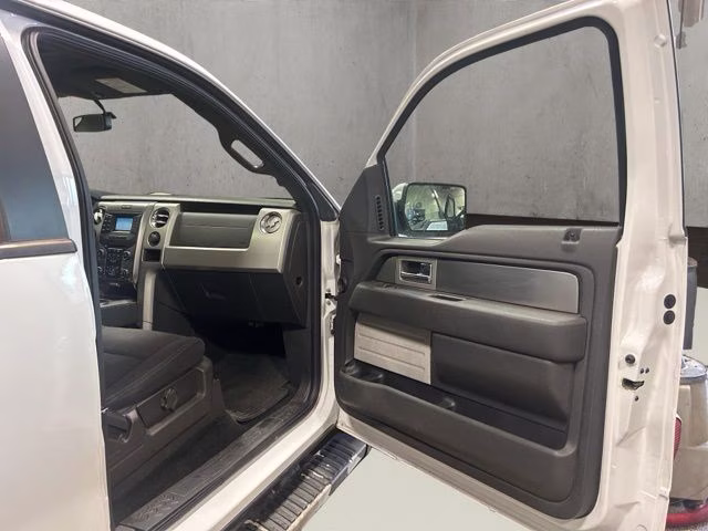 2013 Oxford White Ford F-150 FX4 4X4 Truck