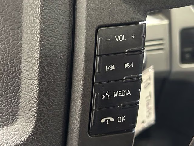 2013 Oxford White Ford F-150 FX4 4X4 Truck