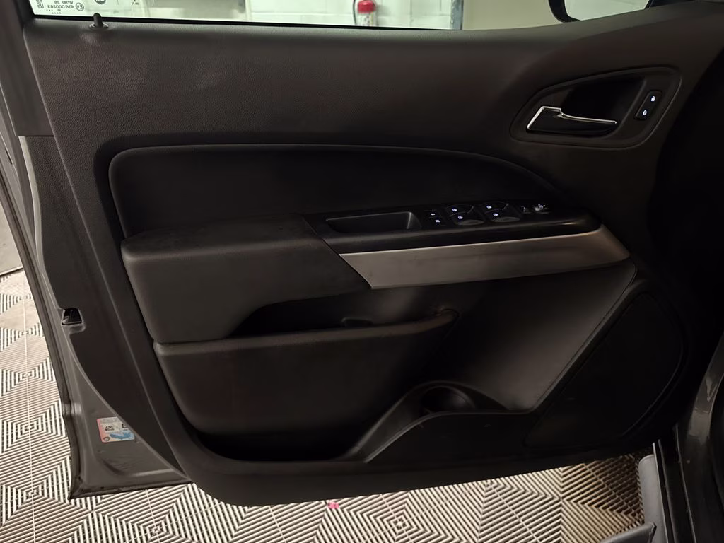 2022 Satin Steel Metallic Chevrolet Colorado LT RWD Truck