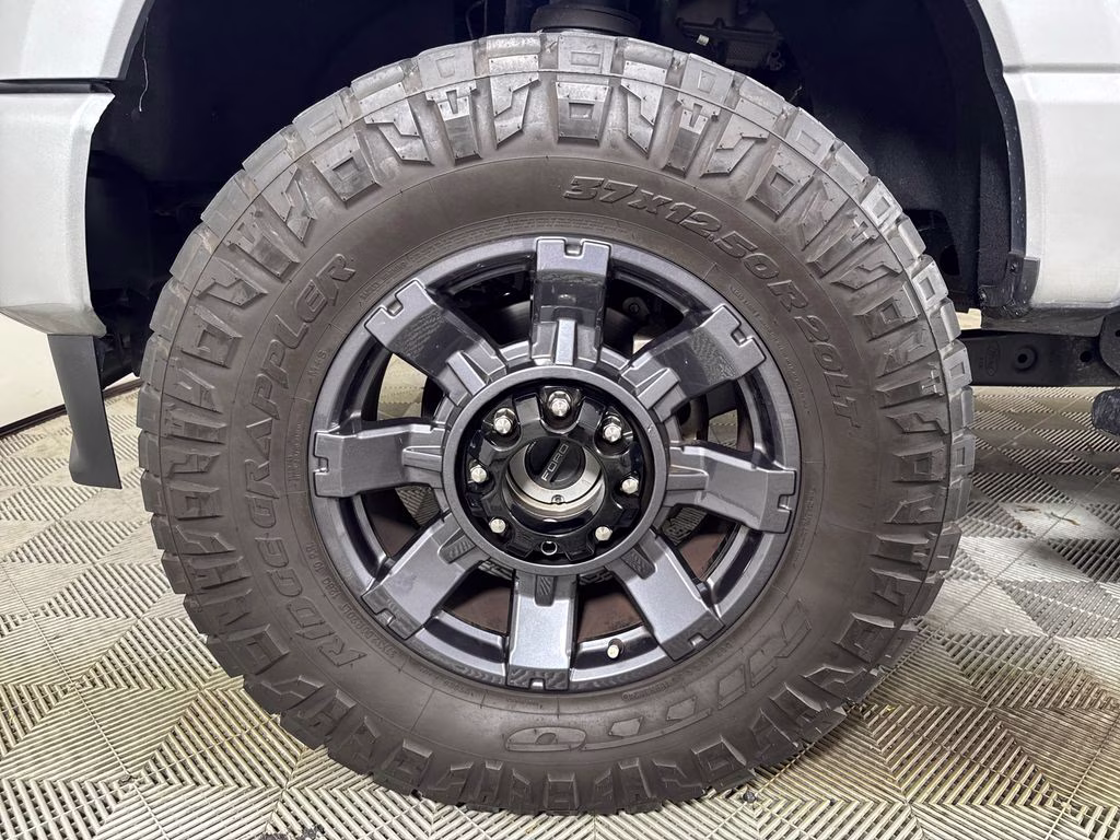 2024 Iconic Silver Metallic Ford Super Duty F-350 SRW XL 4X4 Truck