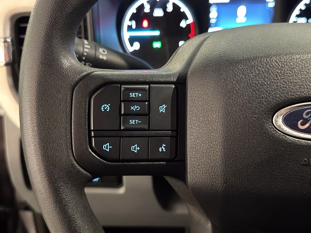 2024 Iconic Silver Metallic Ford Super Duty F-350 SRW XL 4X4 Truck