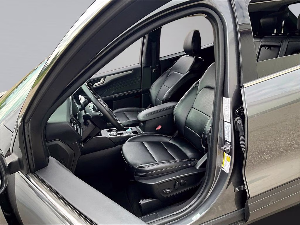 2023 Carbonized Gray Metallic Ford Escape Platinum AWD SUV