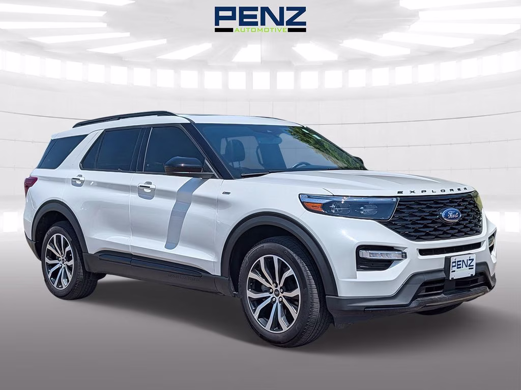 2024 Star White Metallic Tri-Coat Ford Explorer ST-Line 4X4 SUV