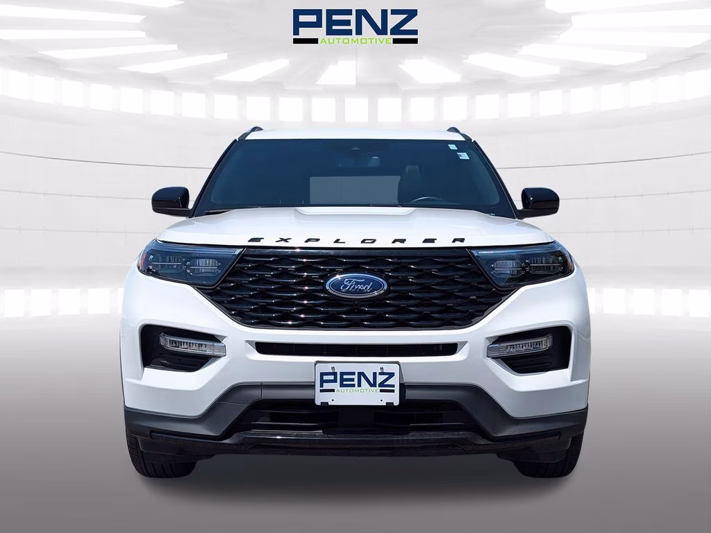 2024 Star White Metallic Tri-Coat Ford Explorer ST-Line 4X4 SUV