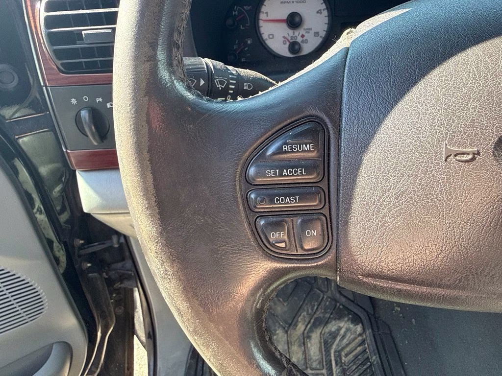 2006 Black Clearcoat Ford Super Duty F-350 DRW Lariat 4X4 Truck