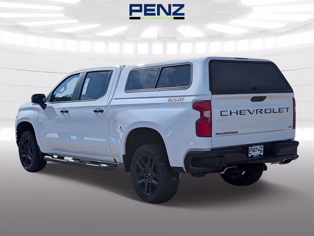 2021 Summit White Chevrolet Silverado 1500 LT Trail Boss 4X4 Truck