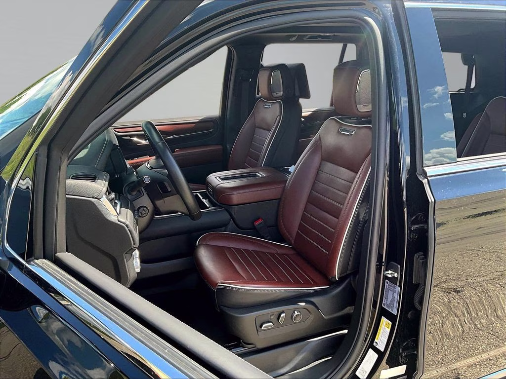 2024 Onyx Black GMC Yukon Denali Ultimate 4X4 SUV