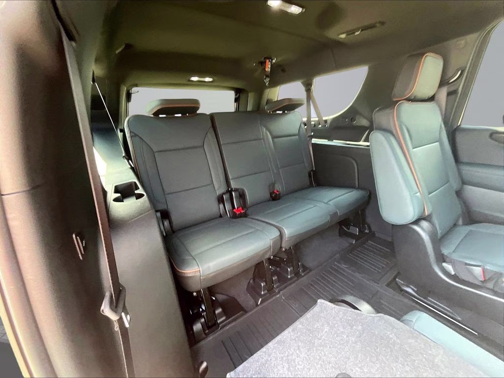 2026 Summit White GMC Yukon XL AT4 4X4 SUV
