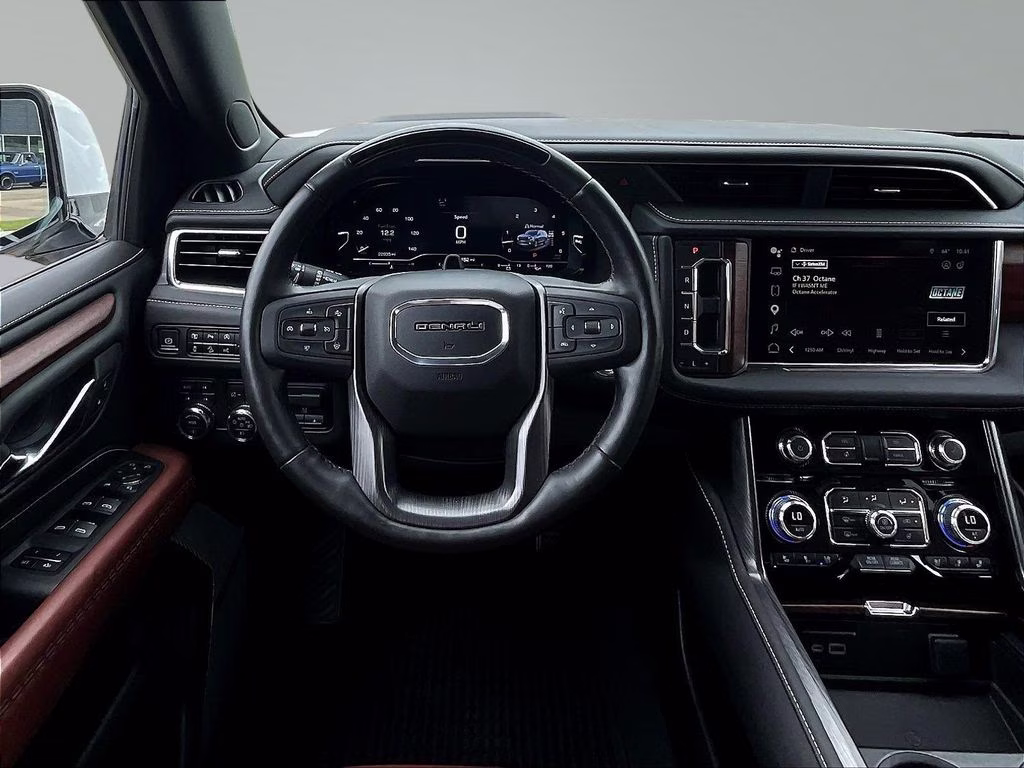 2023 White GMC Yukon XL Denali Ultimate 4X4 SUV