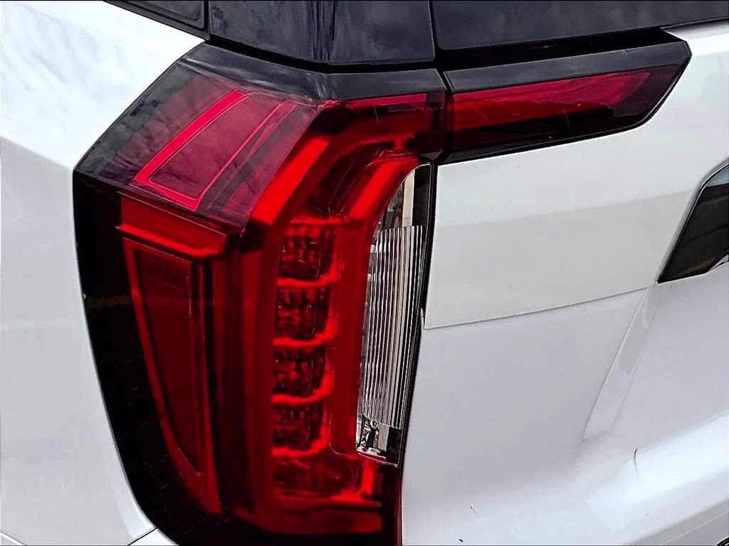 2023 White GMC Yukon XL Denali Ultimate 4X4 SUV
