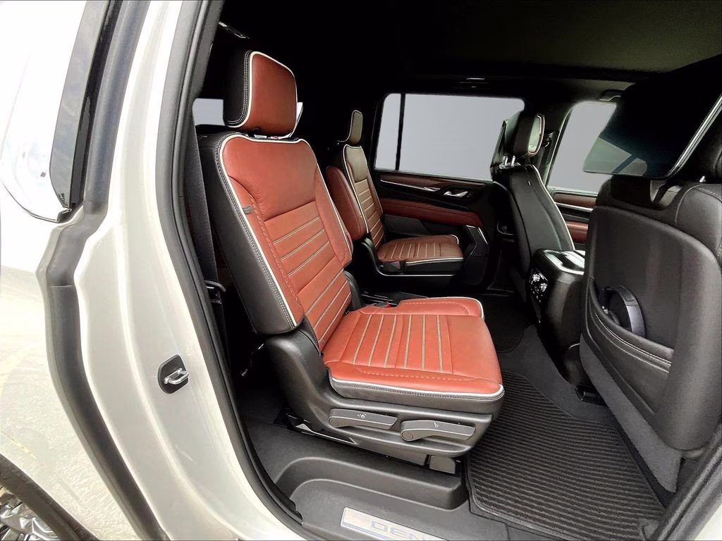 2023 White GMC Yukon XL Denali Ultimate 4X4 SUV