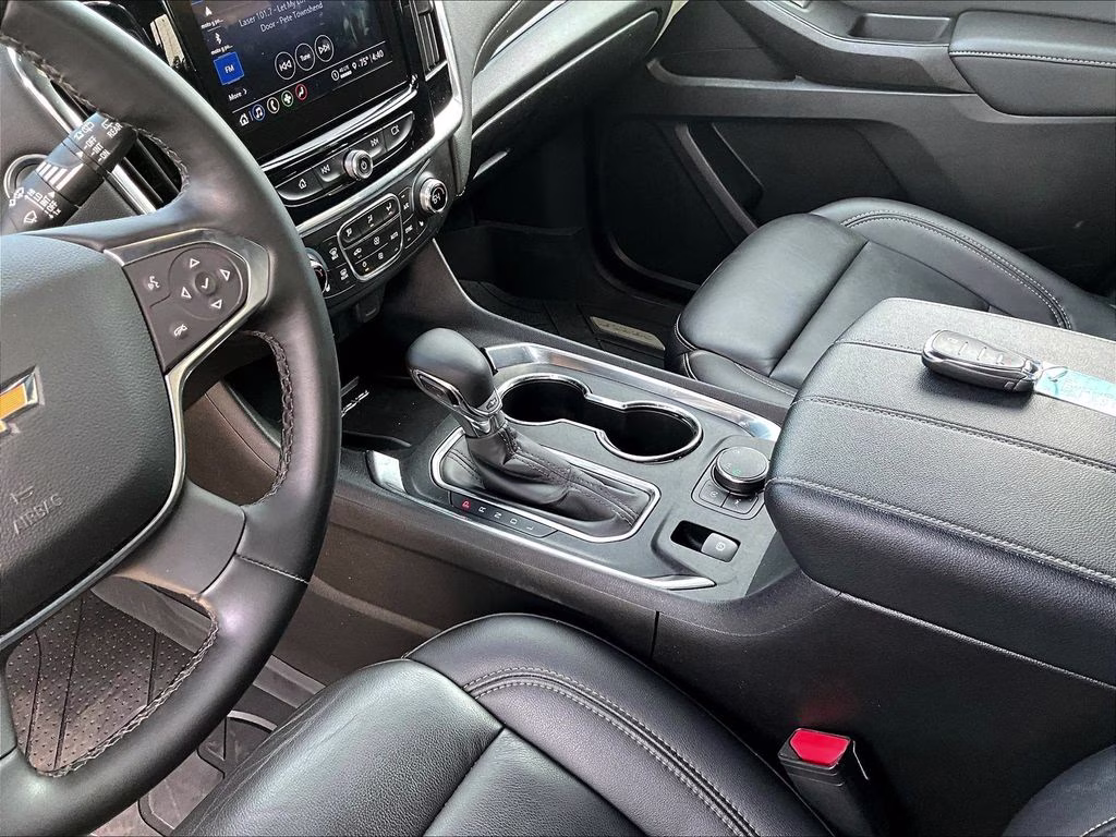 2023 Mosaic Black Metallic Chevrolet Traverse LT Leather AWD SUV
