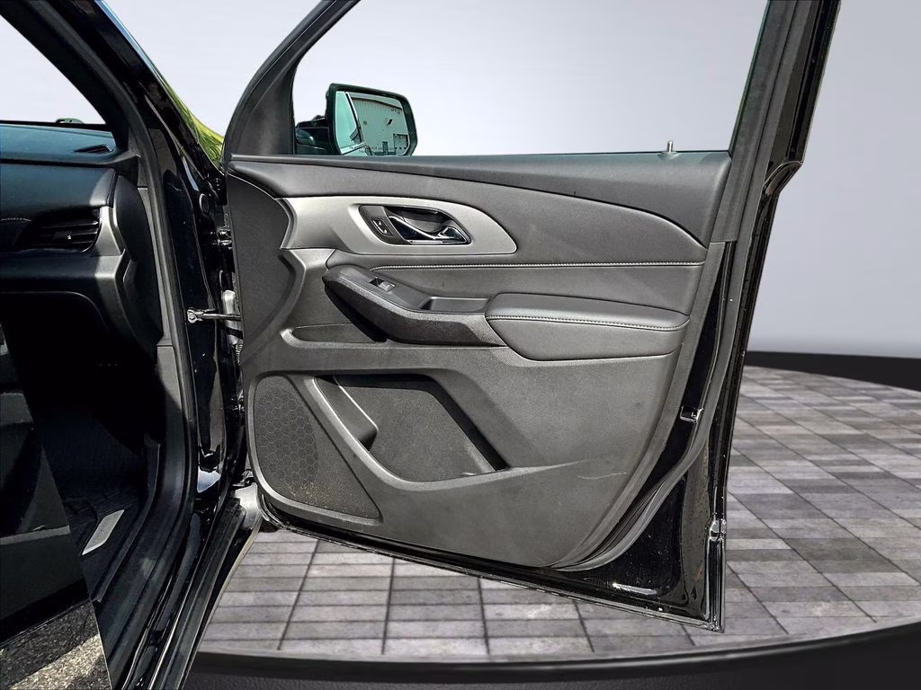 2023 Mosaic Black Metallic Chevrolet Traverse LT Leather AWD SUV