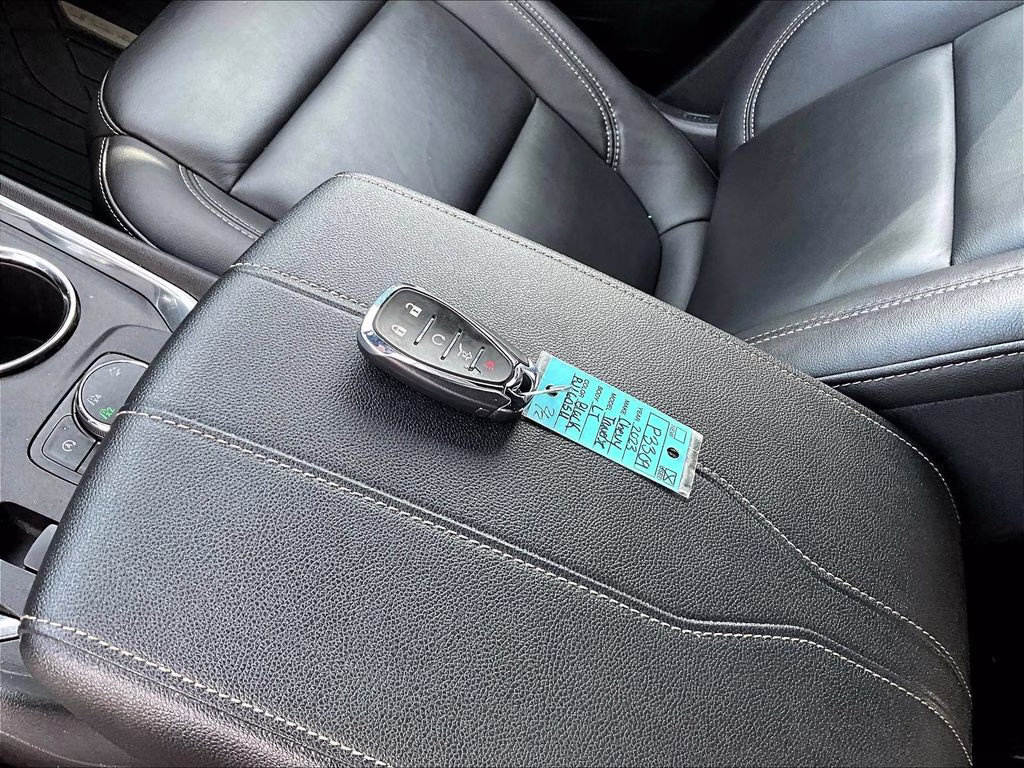 2023 Mosaic Black Metallic Chevrolet Traverse LT Leather AWD SUV