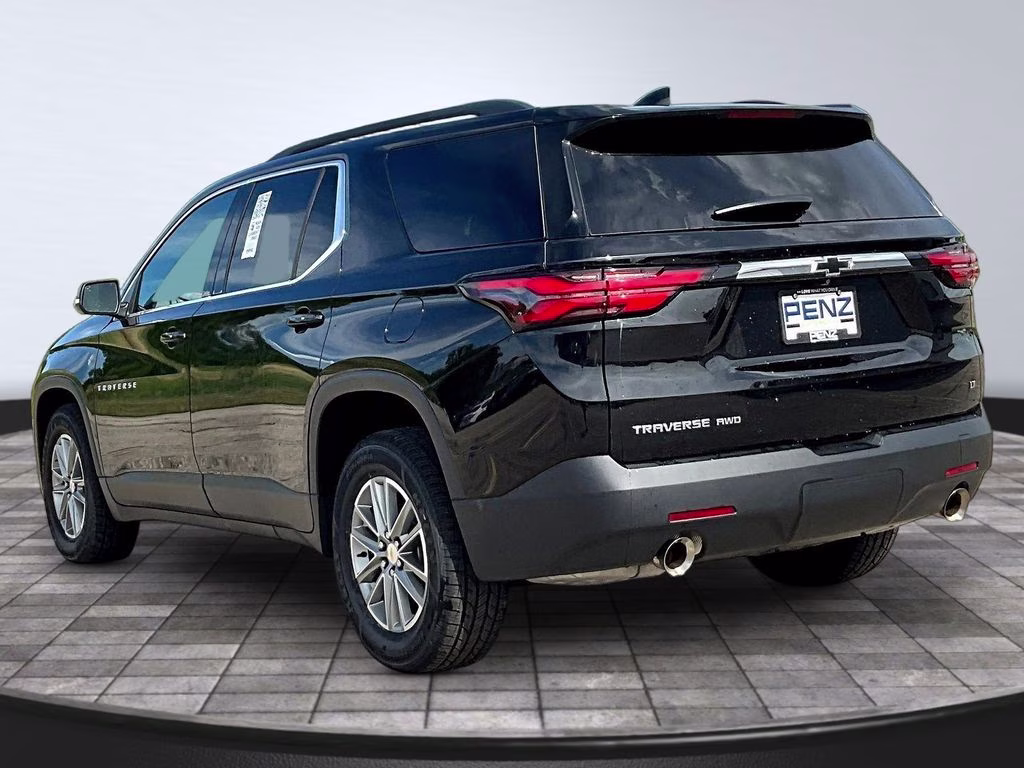 2023 Mosaic Black Metallic Chevrolet Traverse LT Leather AWD SUV