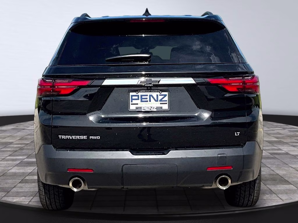 2023 Mosaic Black Metallic Chevrolet Traverse LT Leather AWD SUV