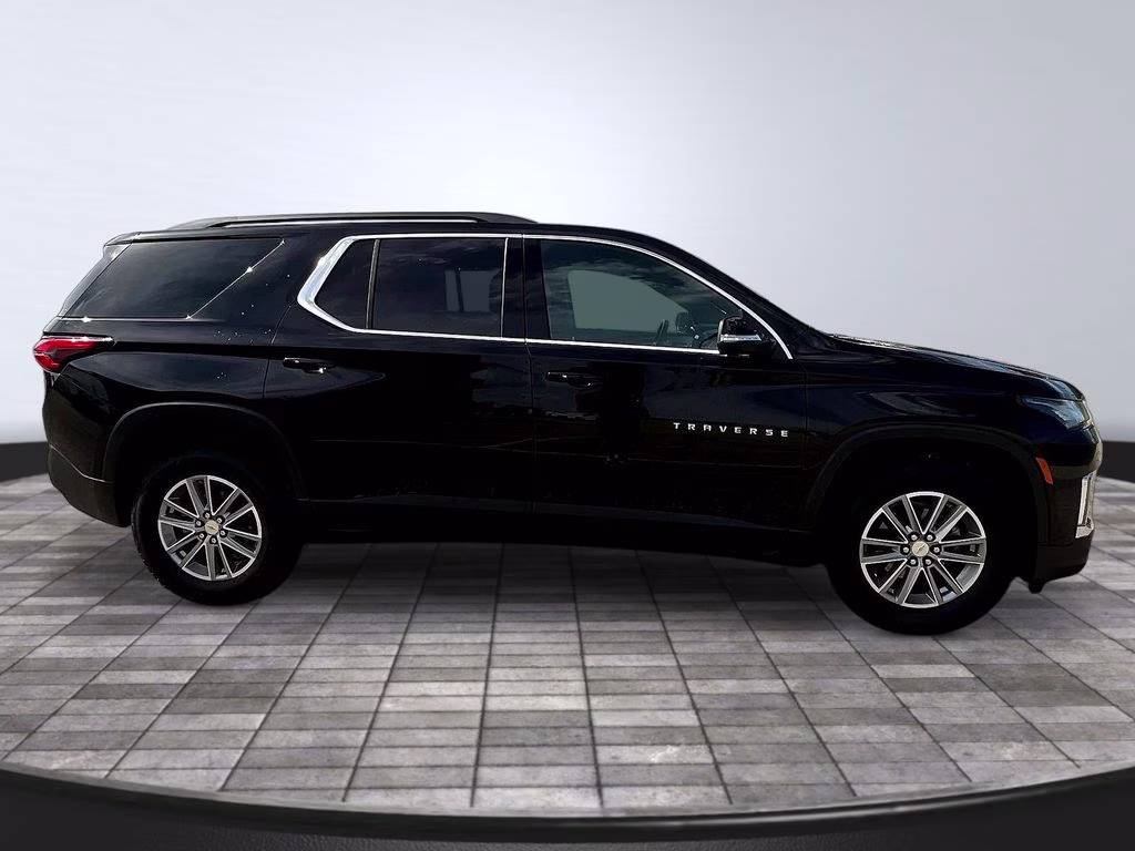 2023 Mosaic Black Metallic Chevrolet Traverse LT Leather AWD SUV