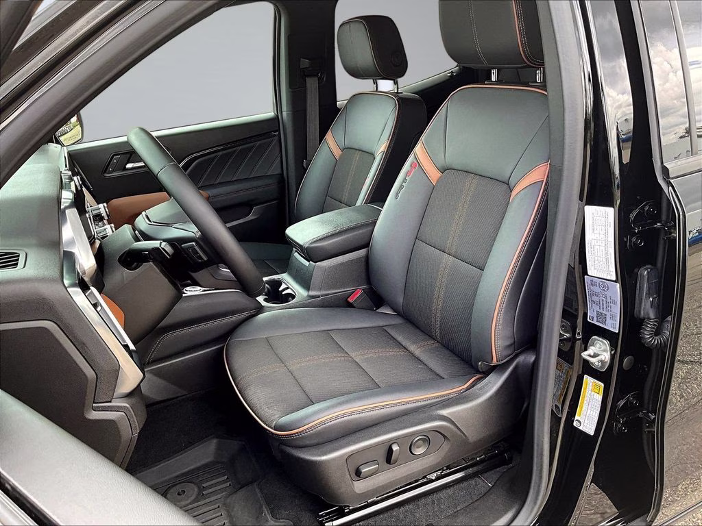 2024 Onyx Black GMC Canyon AT4 4X4 Truck