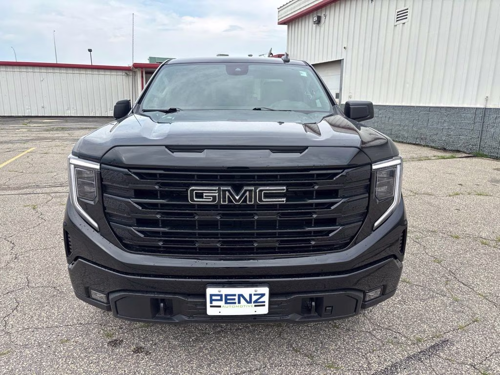 Used 2023 GMC Sierra 1500 Elevation with VIN 1GTUUCEDXPZ192102 for sale in Rochester, Minnesota