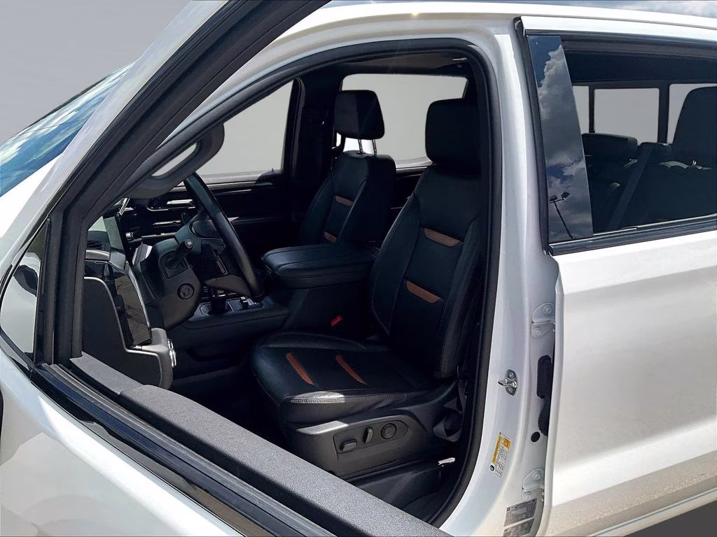 2023 Summit White GMC Sierra 1500 AT4 4X4 Truck