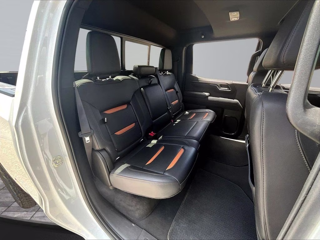 2023 Summit White GMC Sierra 1500 AT4 4X4 Truck