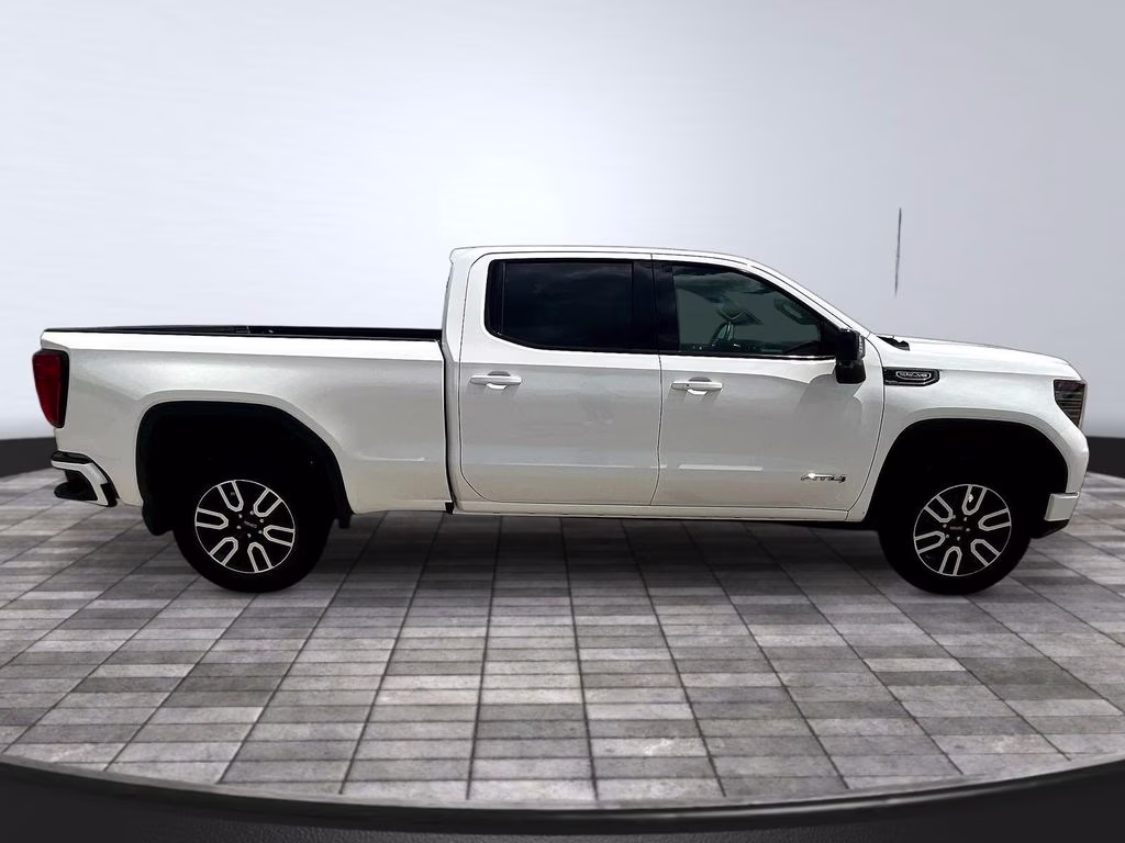 2023 Summit White GMC Sierra 1500 AT4 4X4 Truck