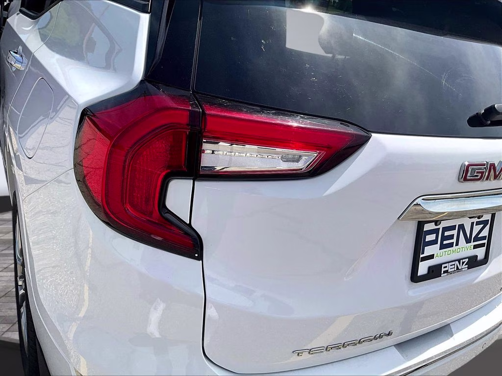 2022 White Frost Tricoat GMC Terrain Denali AWD SUV
