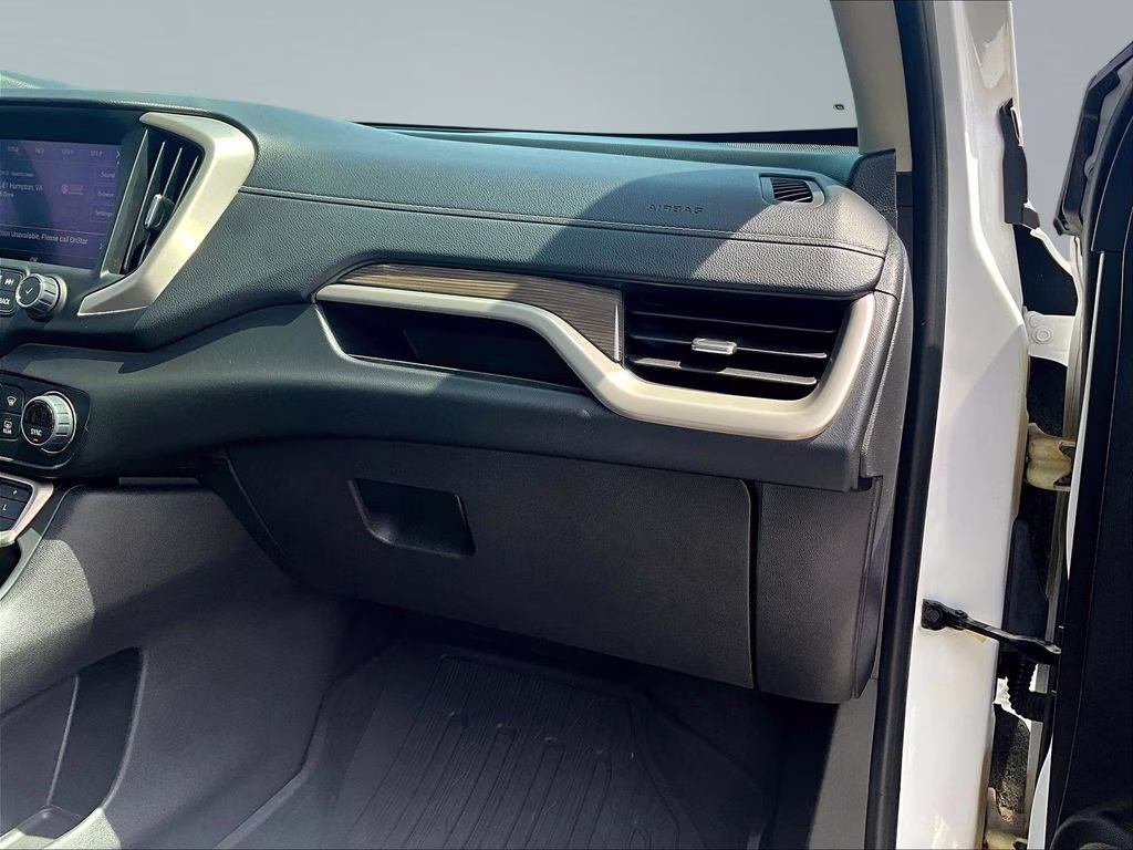 2022 White Frost Tricoat GMC Terrain Denali AWD SUV