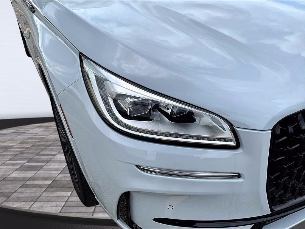 2025 Crystal White Metallic Clearcoat Lincoln Corsair Reserve AWD SUV