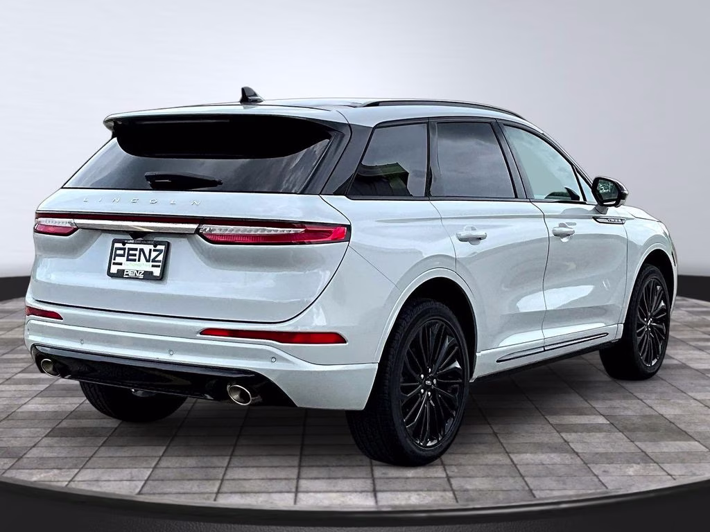 2025 Crystal White Metallic Clearcoat Lincoln Corsair Reserve AWD SUV