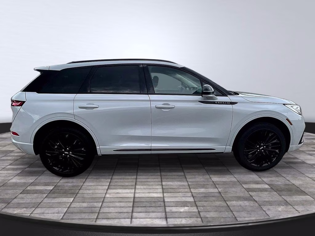 2025 Crystal White Metallic Clearcoat Lincoln Corsair Reserve AWD SUV