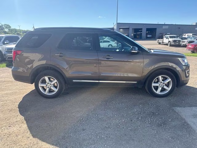 2016 Caribou Metallic Ford Explorer XLT 4X4 SUV