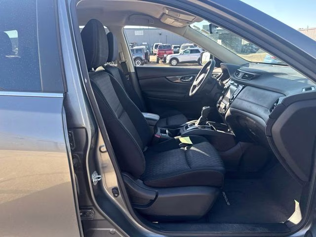 2017 Gun Metallic Nissan Rogue SV AWD SUV