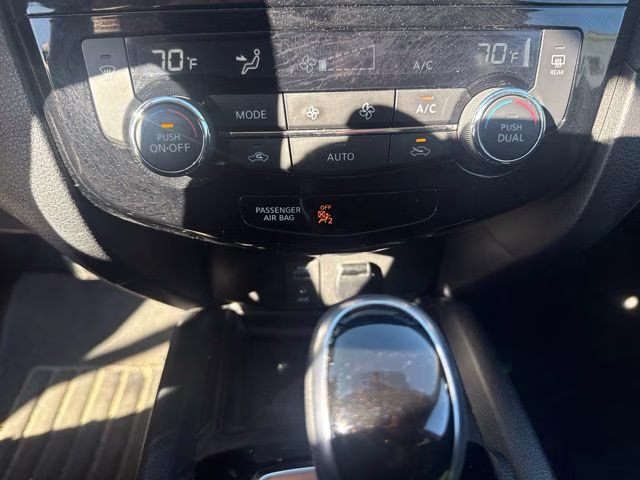 2017 Gun Metallic Nissan Rogue SV AWD SUV