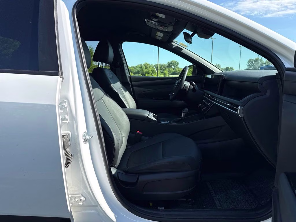 2025 White Hyundai Santa Cruz XRT AWD Truck