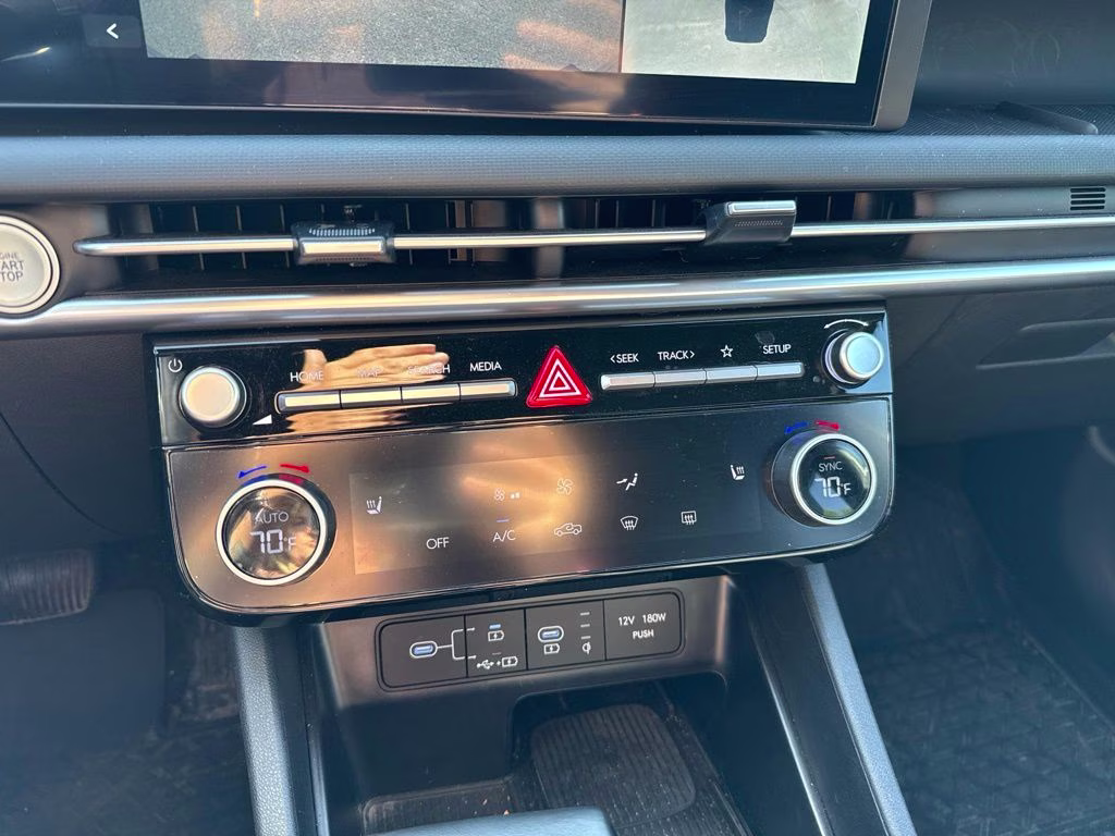 2025 White Hyundai Santa Cruz XRT AWD Truck