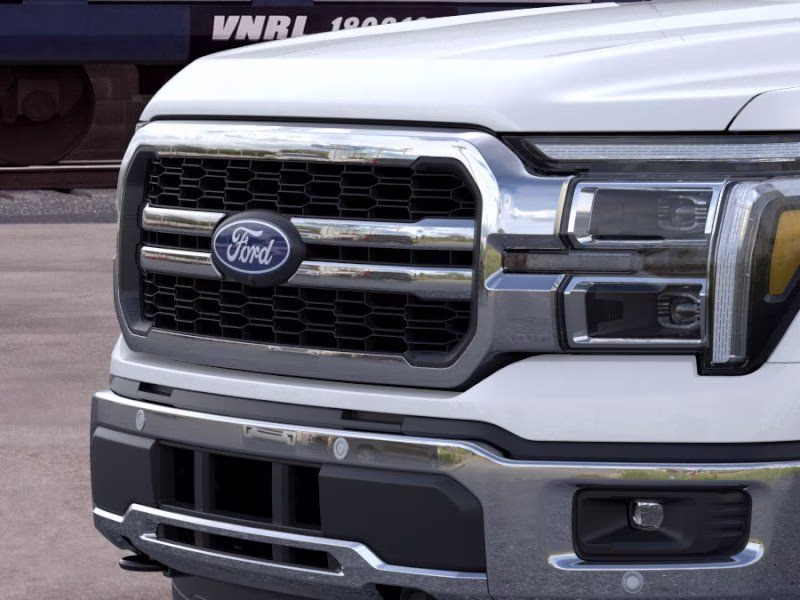 2026 Star White Metallic Tri-Coat Ford F-150 Lariat 4X4 Truck