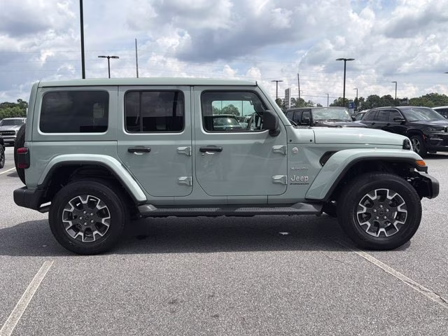 2024 Earl Clearcoat Jeep Wrangler Sahara 4X4 Convertible