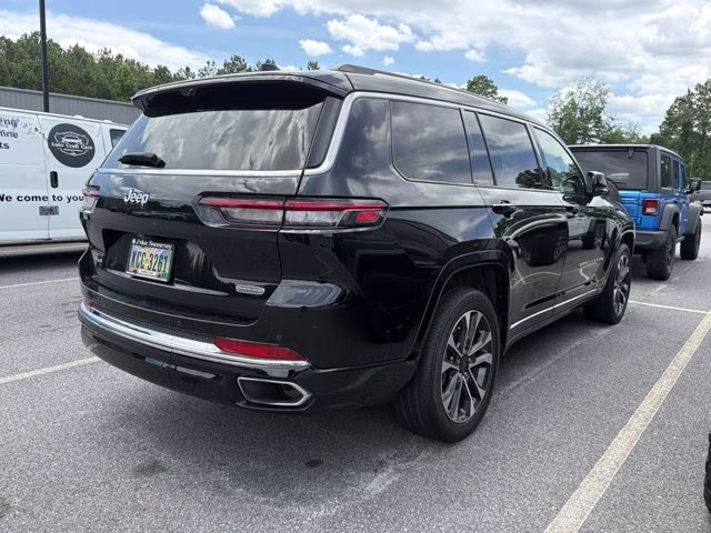2023 Diamond Black Crystal Pearlcoat Jeep Grand Cherokee L Overland 4X4 SUV