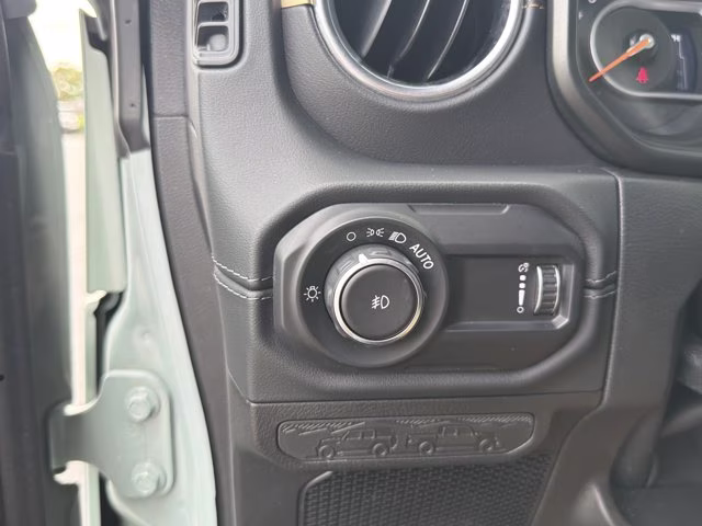 2024 Earl Clearcoat Jeep Wrangler Sahara 4X4 Convertible