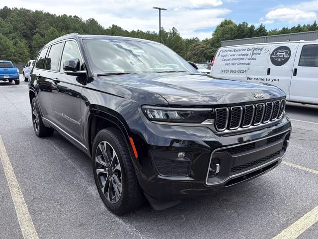 2023 Diamond Black Crystal Pearlcoat Jeep Grand Cherokee L Overland 4X4 SUV