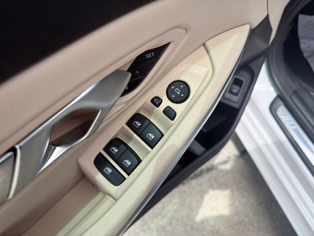 2023 Mineral White Metallic BMW 3 Series 330i xDrive AWD Sedan